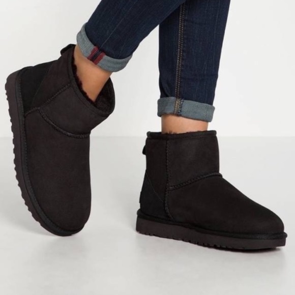 UGG Shoes - NEW UGG Women's Classic Mini II Boot Black BOOTIE COZY & CHIC NIB